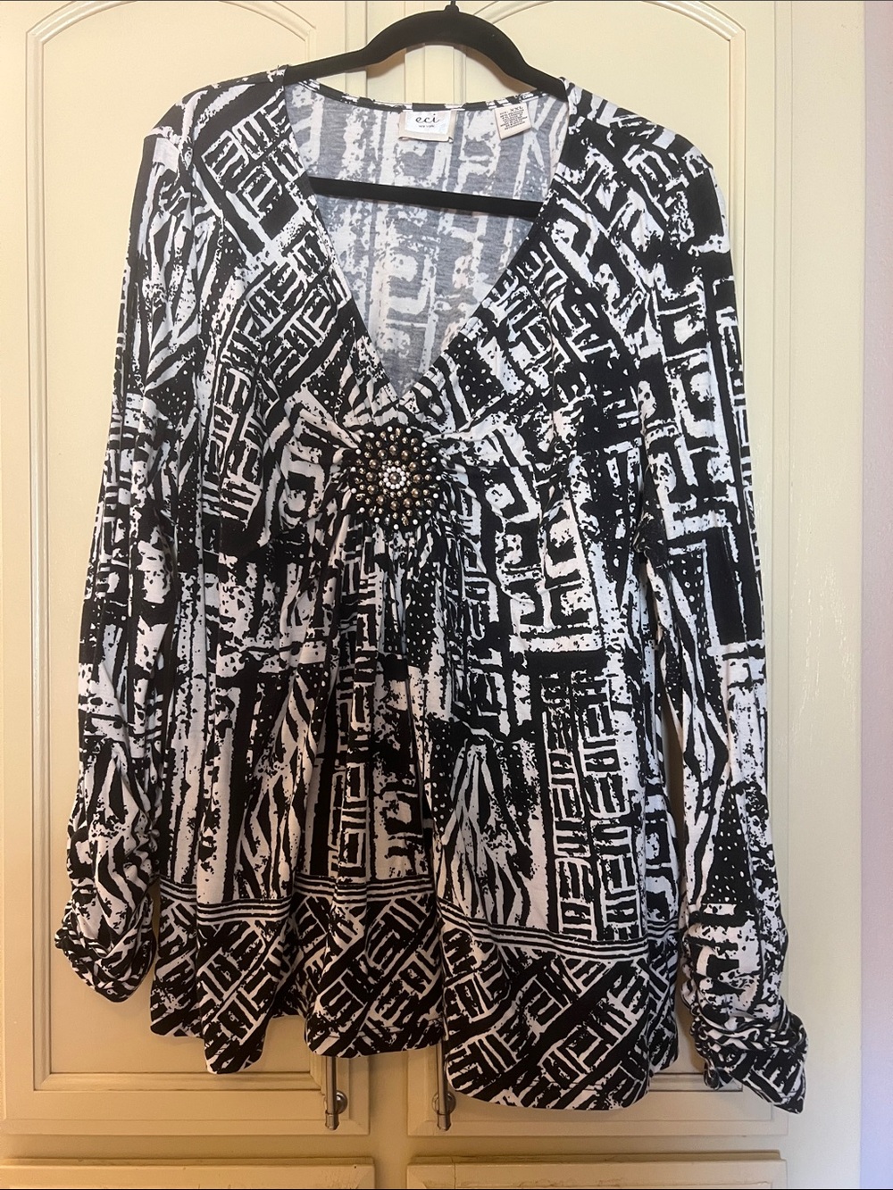 Xxl ECI Black & White V-Neck Beaded Empire Top
